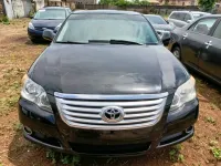 Direct 2010 Toyota Avalon(Limited) In Enugu. 