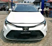 2021 Toyota corolla LE (white)