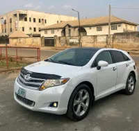 Toyota venza 2010 full option 