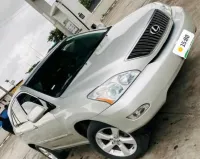Milky Colour Clean Lexus RX 330