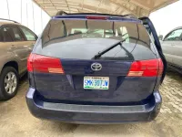 Toyota Sienna 2004 | Clean and spacious minivan with V6 petrol engine & automatic transmission, 7–8 seater, smooth drive, and perfect for family or business. Buy & Drive.