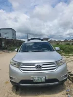 Neatly used 09 Highlander 