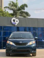 Extremely Clean Nigerian used 2010 Toyota Sienna LE with custom duty 