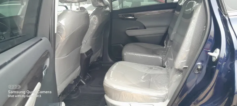 Thumbnail 10 of 2020 Toyota Highlander XLE