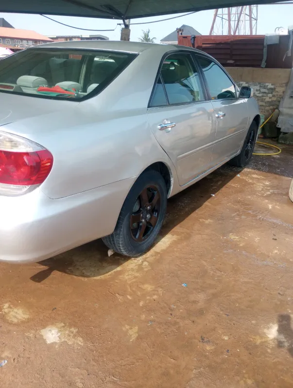 Thumbnail 3 of 2005 Toyota Camry le