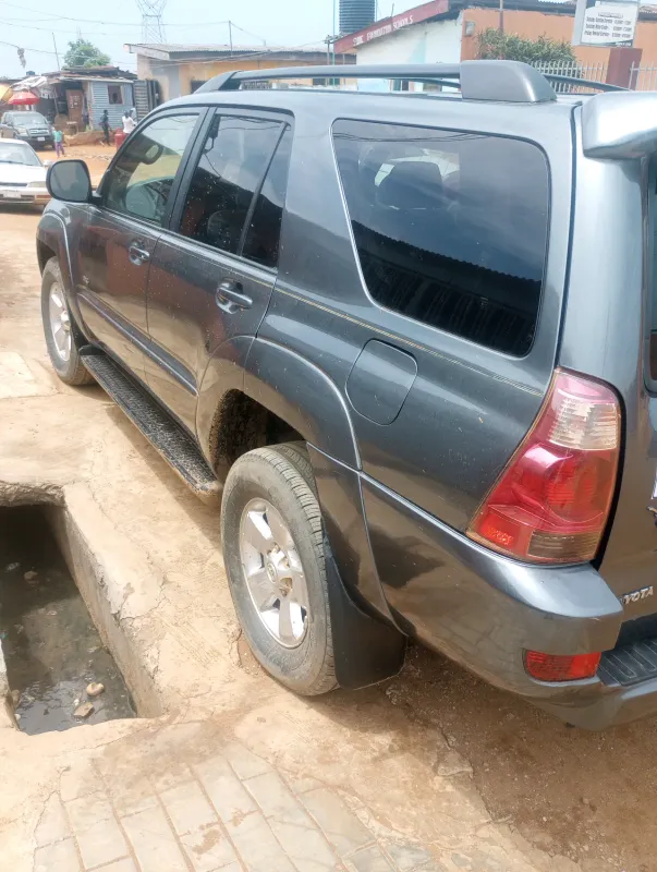 Thumbnail 3 of 2005 Toyota 4-Runner se