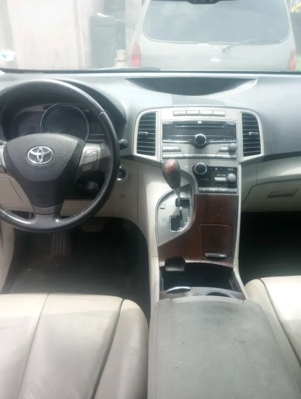 Thumbnail 12 of 2011 Toyota Venza