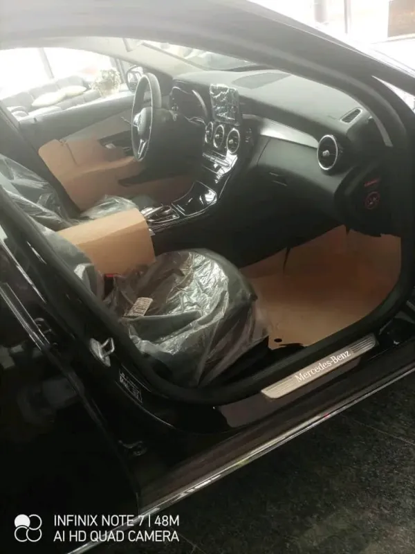 Thumbnail 3 of 2019 Mercedes-Benz C-Class