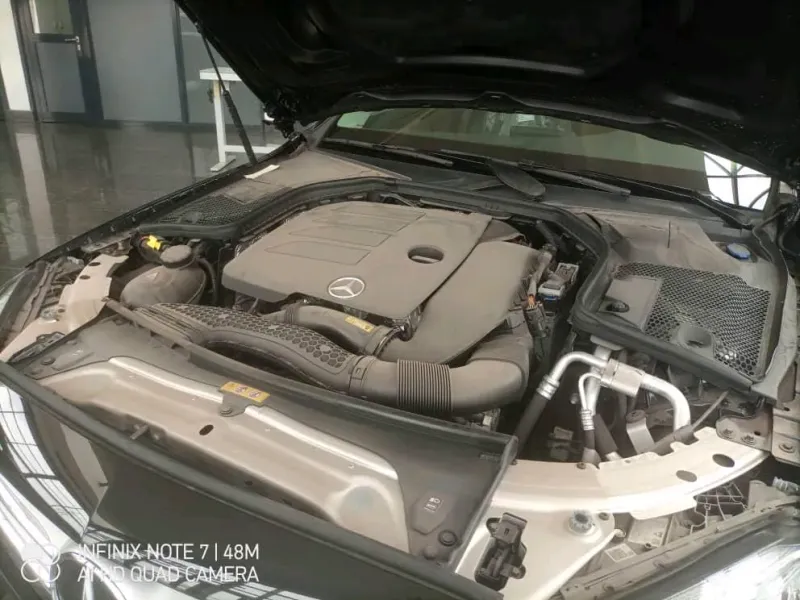 Thumbnail 4 of 2019 Mercedes-Benz C-Class