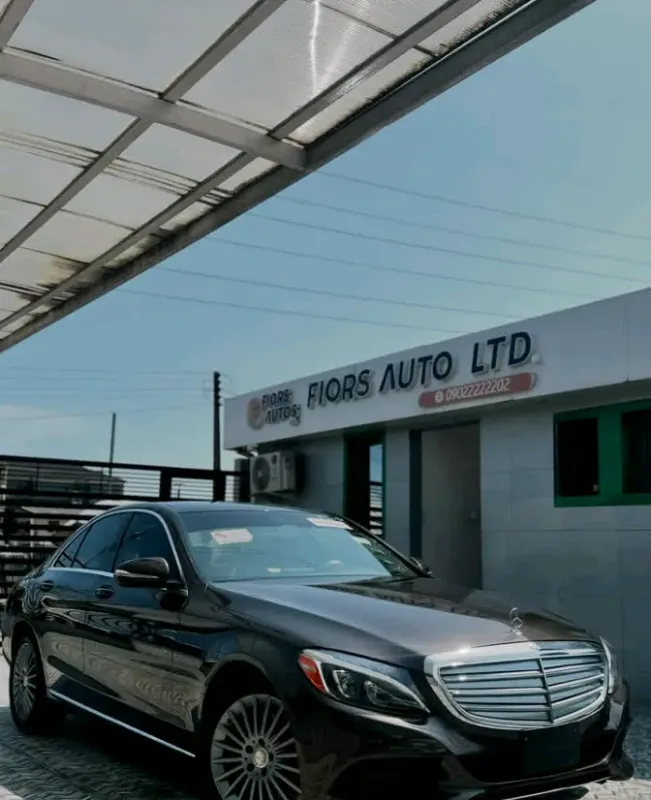 Thumbnail 2 of 2014 MERCEDES-BENZ C-Class