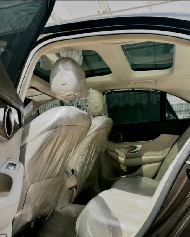Thumbnail 3 of 2014 MERCEDES-BENZ C-Class