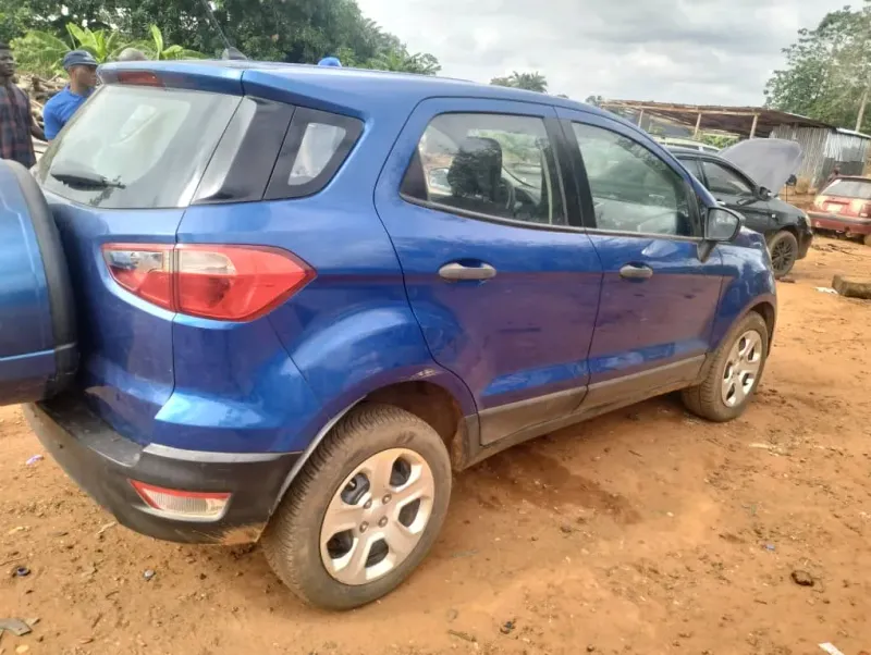 Thumbnail 2 of 2010 Ford EcoSport se