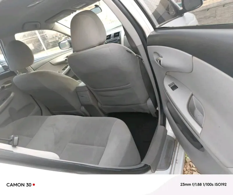 Thumbnail 4 of 2010 Toyota Corolla LE