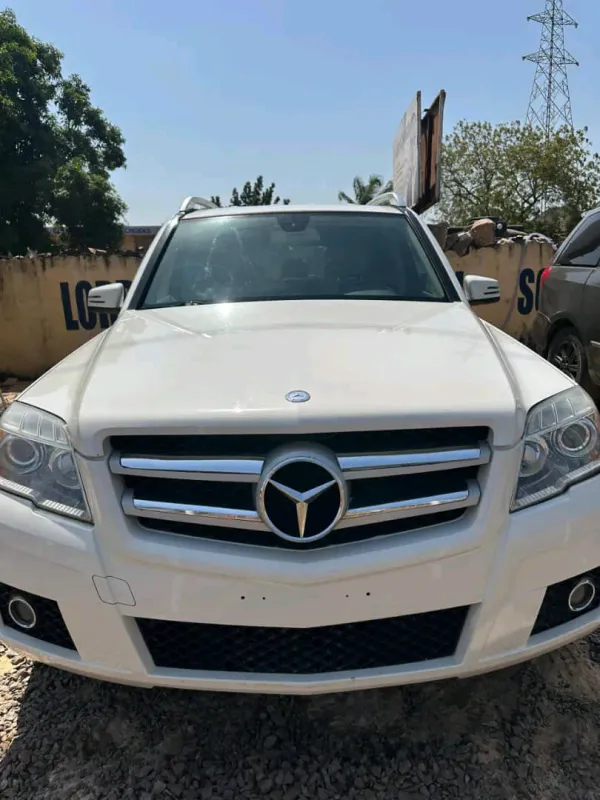 Main image of 2011 Mercedes-Benz GLK-Class