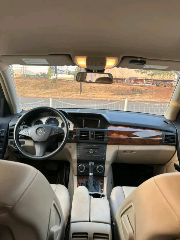 Thumbnail 2 of 2011 Mercedes-Benz GLK-Class