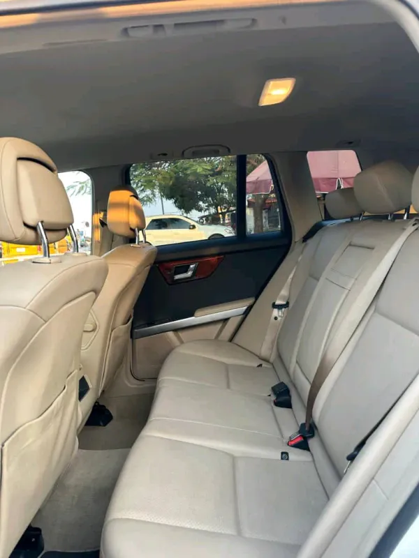 Thumbnail 6 of 2011 Mercedes-Benz GLK-Class