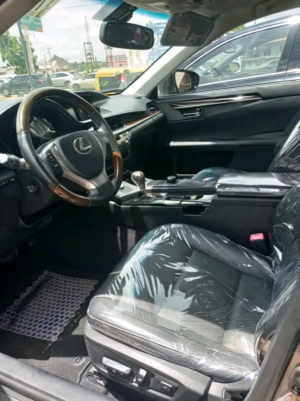 Thumbnail 5 of 2014 Lexus ES