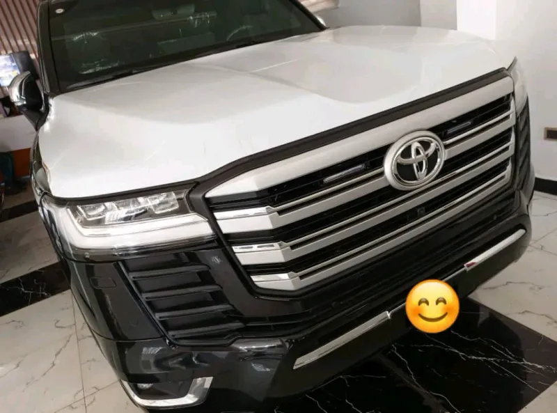 Main image of 2024 Toyota Land Cruiser