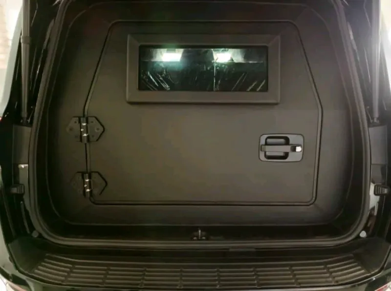 Thumbnail 10 of 2024 Toyota Land Cruiser