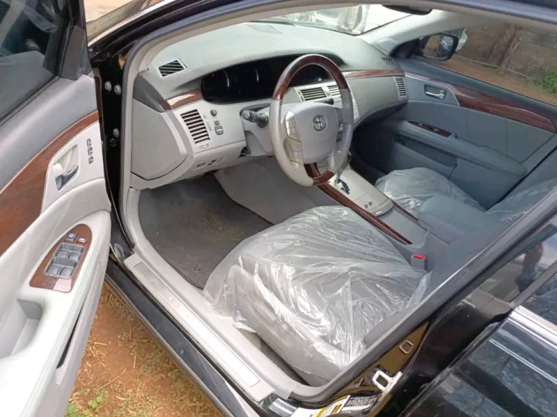 Thumbnail 2 of 2010 Toyota Avalon