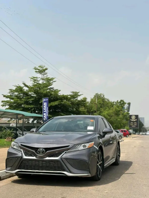 Main image of 2020 Toyota Camry SE