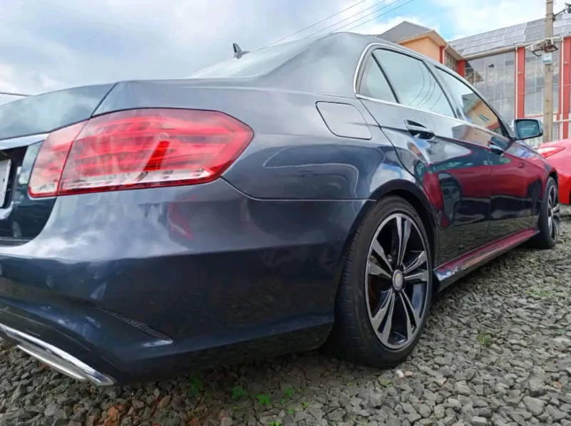 Thumbnail 11 of 2013 Mercedes-Benz E-Class