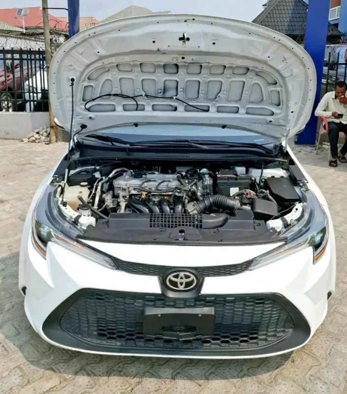Thumbnail 2 of 2021 Toyota Corolla LE
