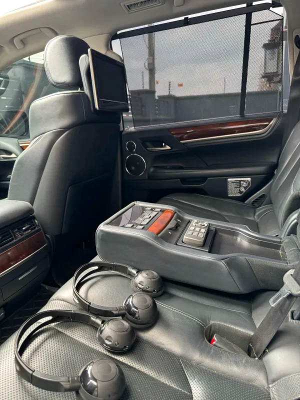 Thumbnail 2 of 2018 Lexus LX
