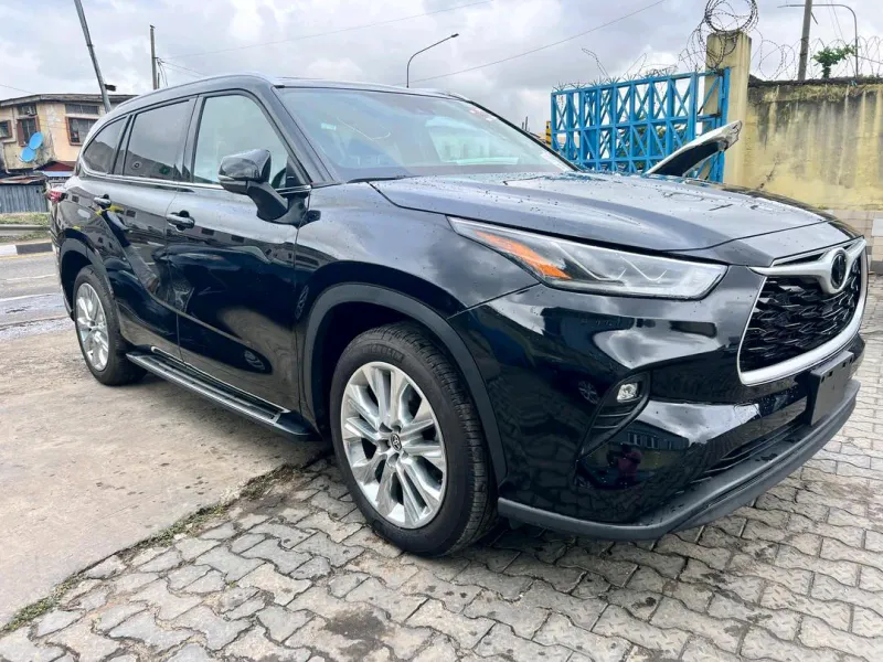 Thumbnail 7 of 2023 Toyota Highlander