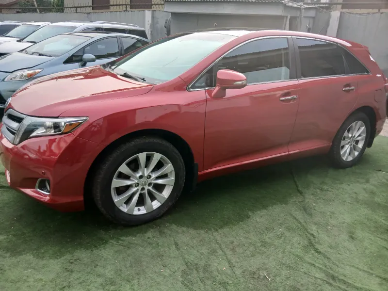 Thumbnail 2 of 2013 Toyota Venza Limited AWD