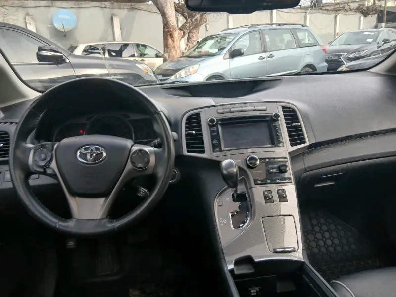 Thumbnail 4 of 2013 Toyota Venza Limited AWD