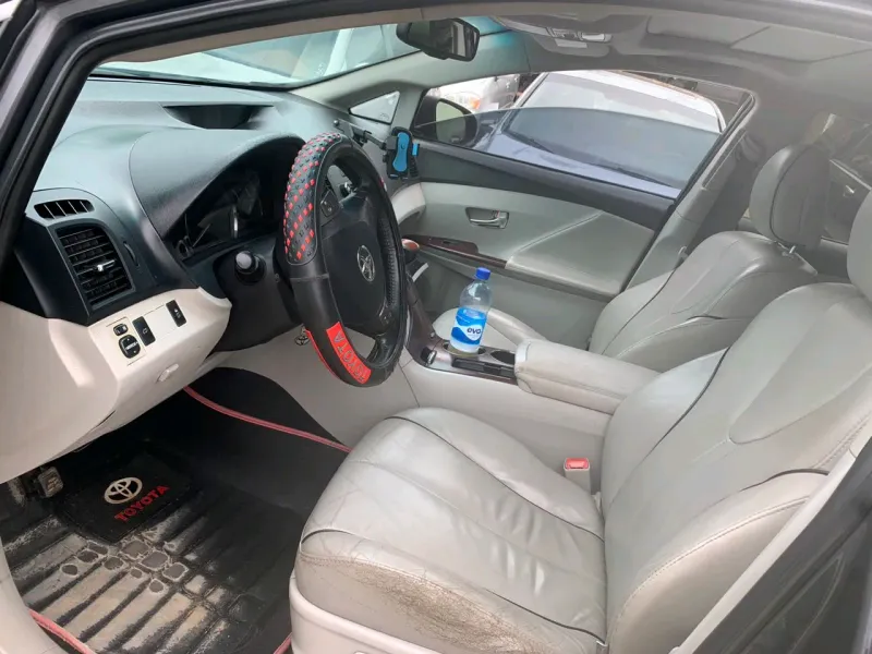 Thumbnail 7 of 2010 Toyota Venza