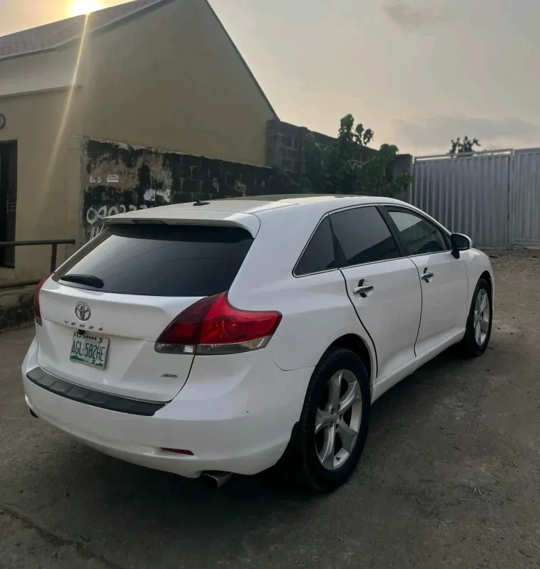 Thumbnail 8 of 2010 Toyota Venza