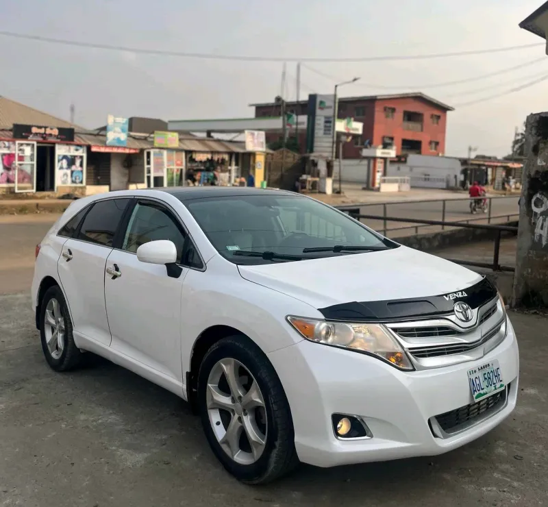 Thumbnail 9 of 2010 Toyota Venza