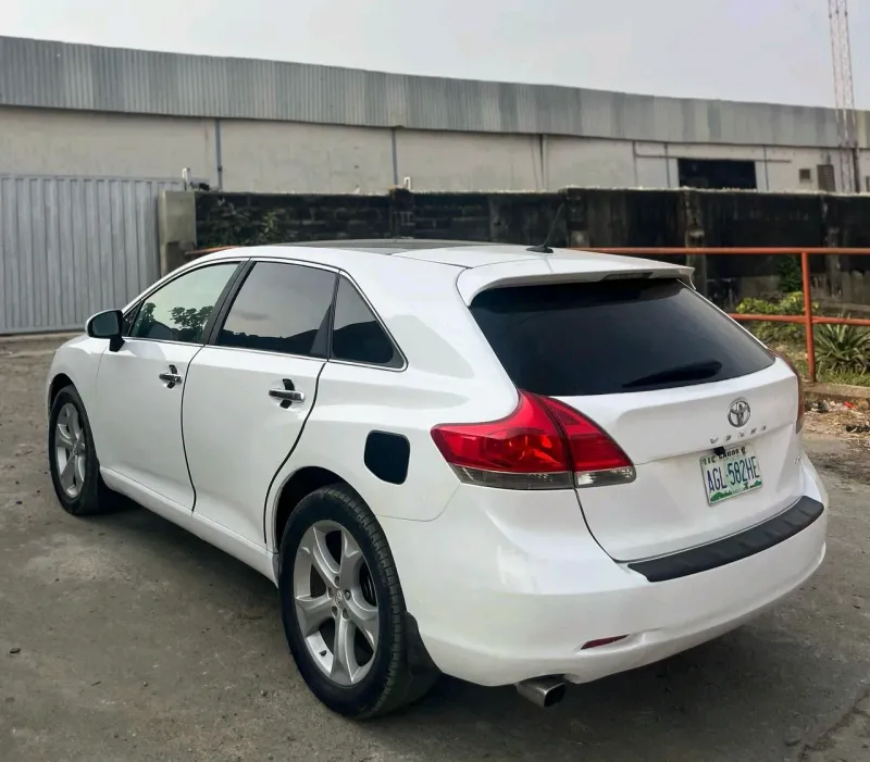 Thumbnail 10 of 2010 Toyota Venza