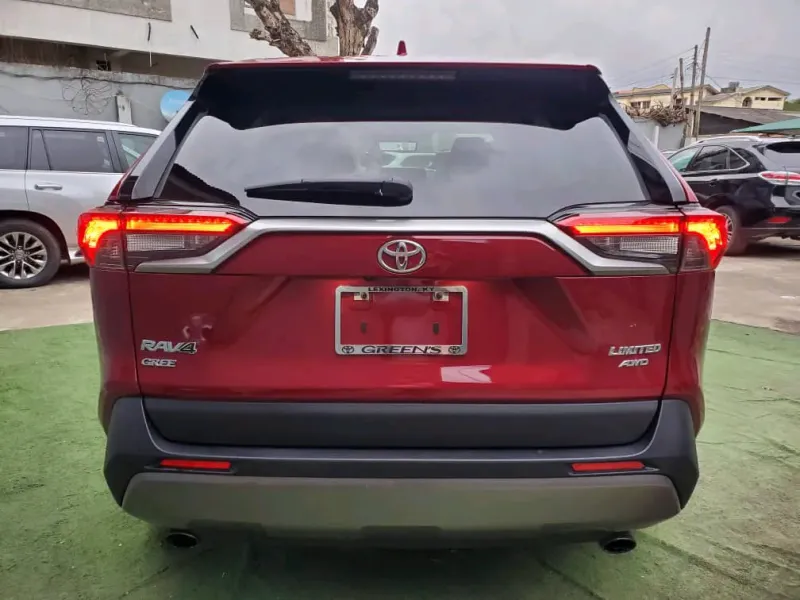 Thumbnail 2 of 2021 Toyota RAV4 XLE