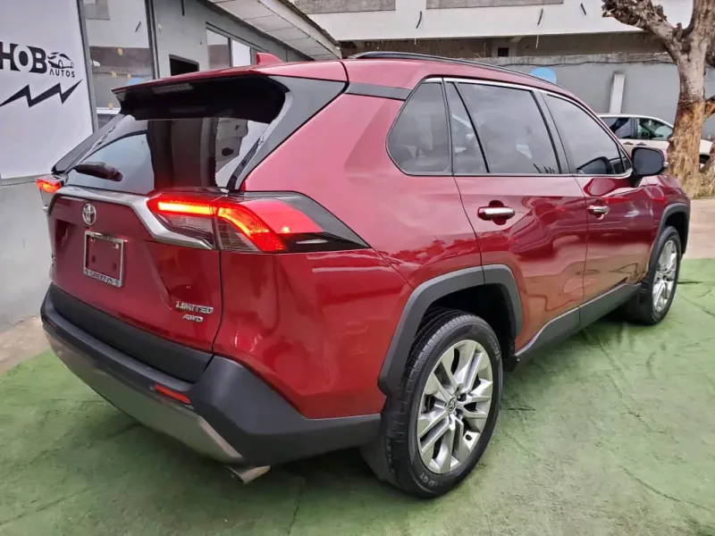 Thumbnail 6 of 2021 Toyota RAV4 XLE