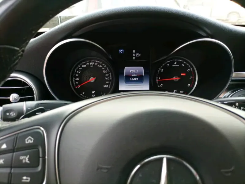 Thumbnail 2 of 2015 Mercedes-Benz C-Class