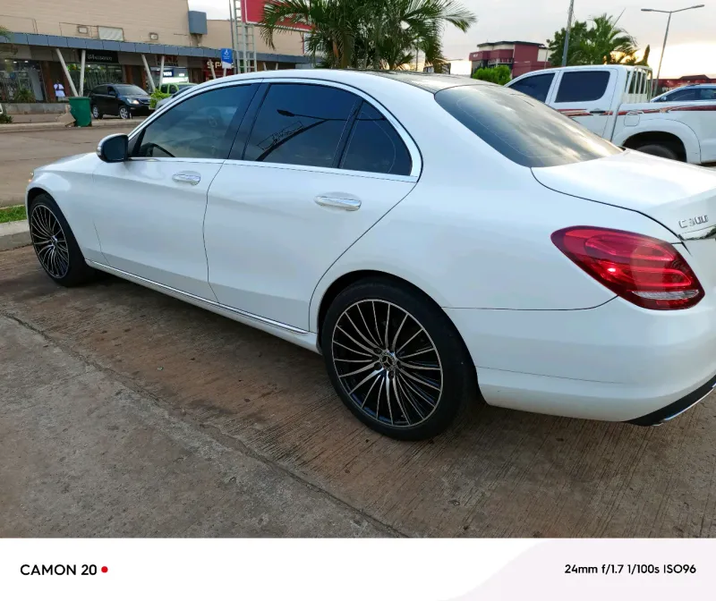 Thumbnail 5 of 2015 Mercedes-Benz C-Class