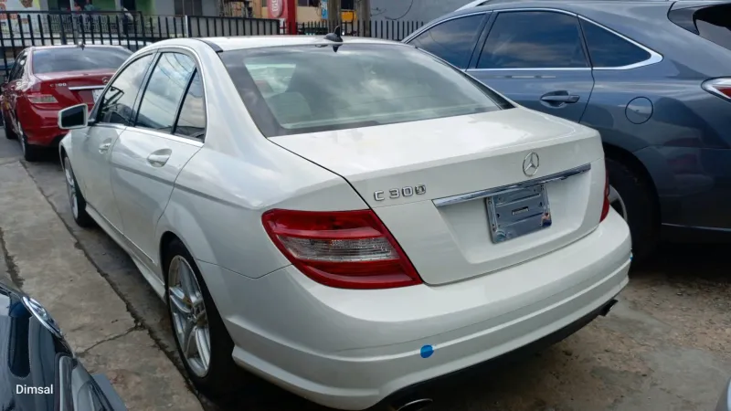 Thumbnail 5 of 2011 Mercedes-Benz C-Class