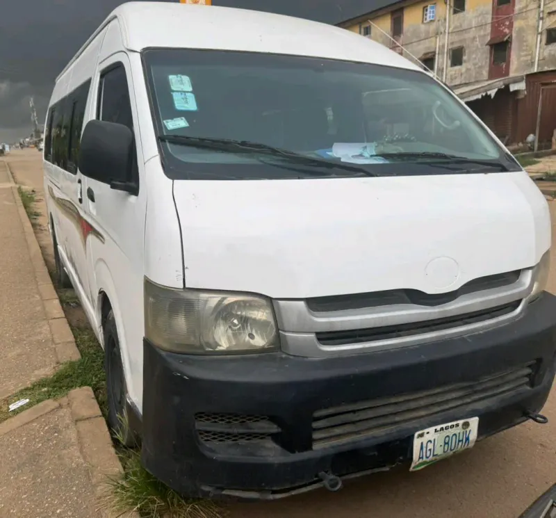 Main image of 2011 Toyota HiAce LE