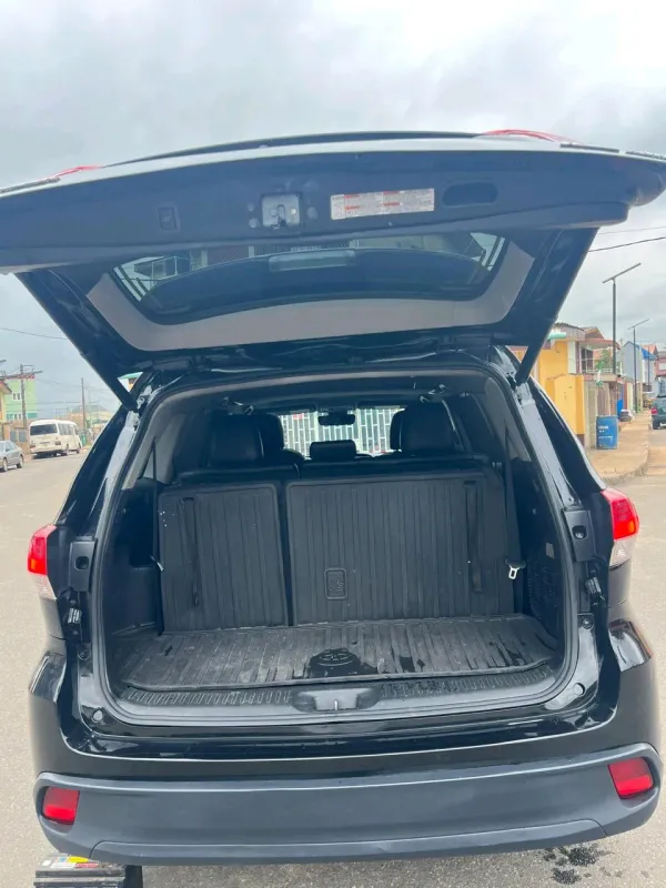 Thumbnail 5 of 2018 Toyota Highlander