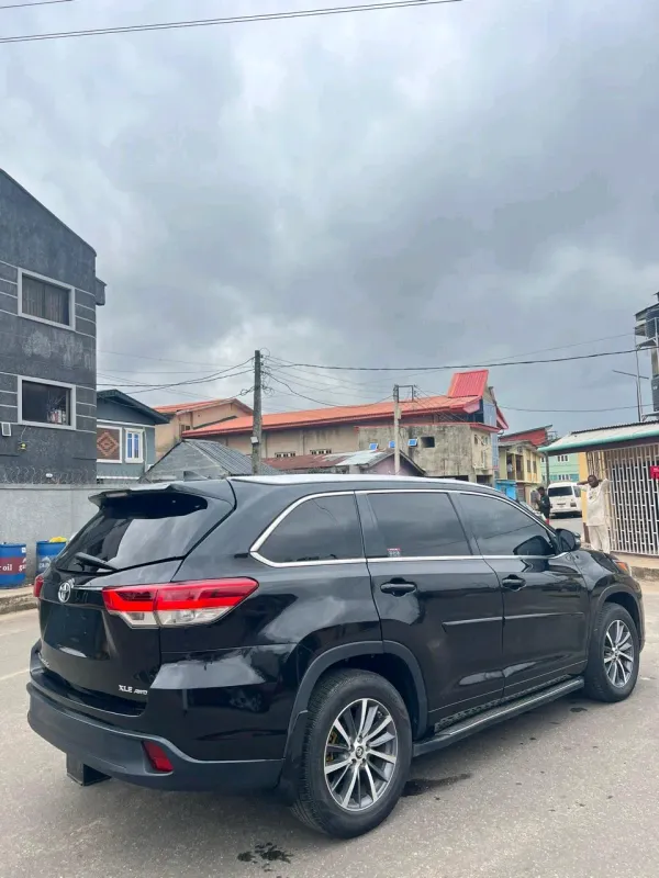 Thumbnail 6 of 2018 Toyota Highlander