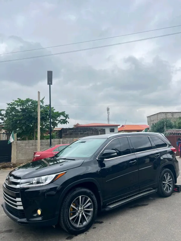 Thumbnail 8 of 2018 Toyota Highlander