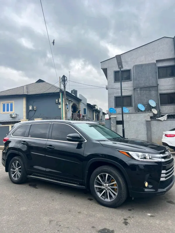Thumbnail 9 of 2018 Toyota Highlander