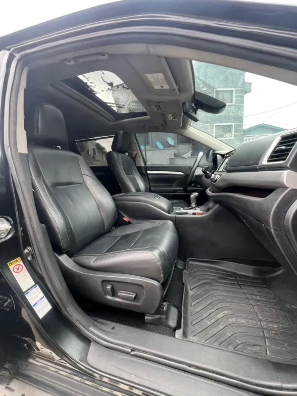 Thumbnail 10 of 2018 Toyota Highlander