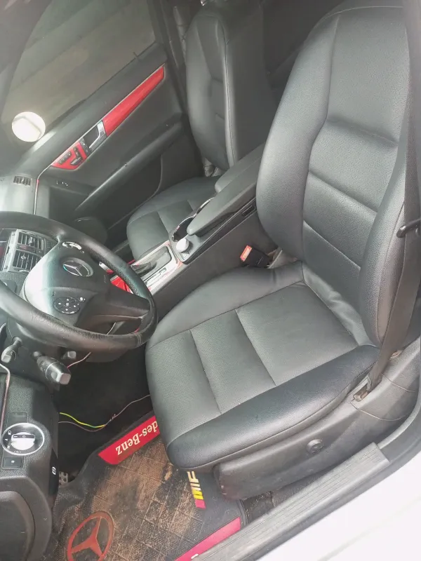 Thumbnail 7 of 2011 MERCEDES-BENZ C-Class
