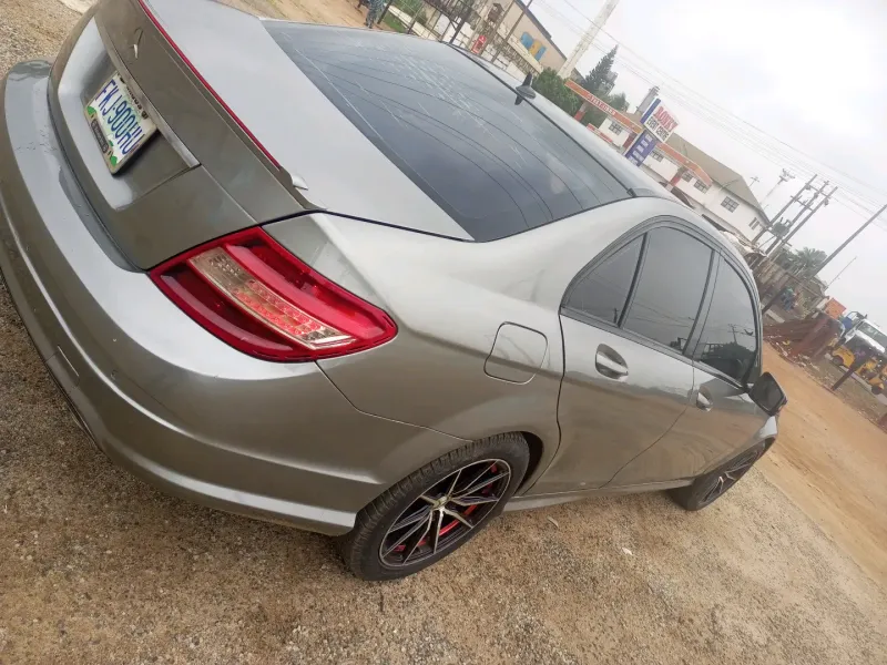 Thumbnail 13 of 2011 MERCEDES-BENZ C-Class