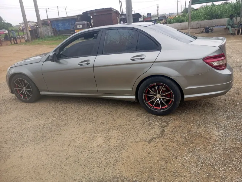 Thumbnail 14 of 2011 MERCEDES-BENZ C-Class