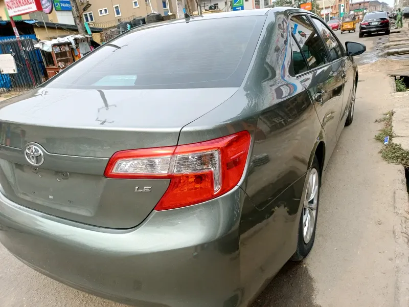 Thumbnail 3 of 2012 Toyota Camry LE